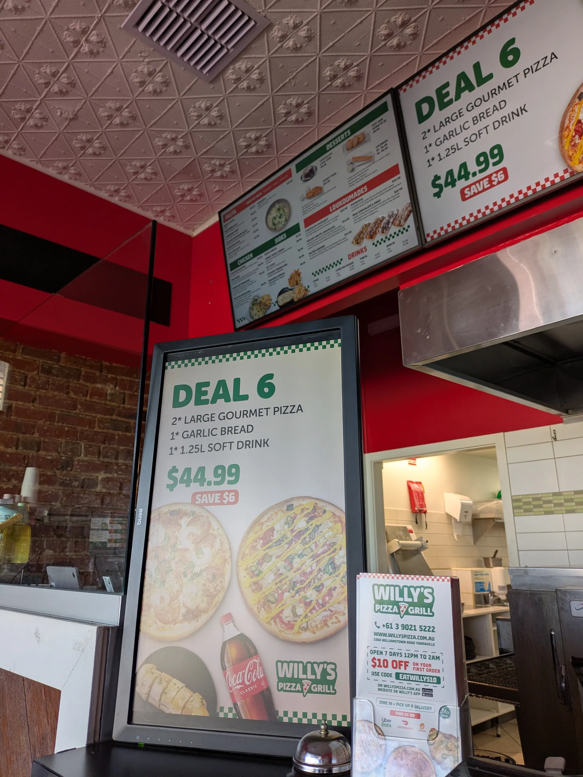Willy's Pizza & Grill Yarraville Counter Display Digital Signage