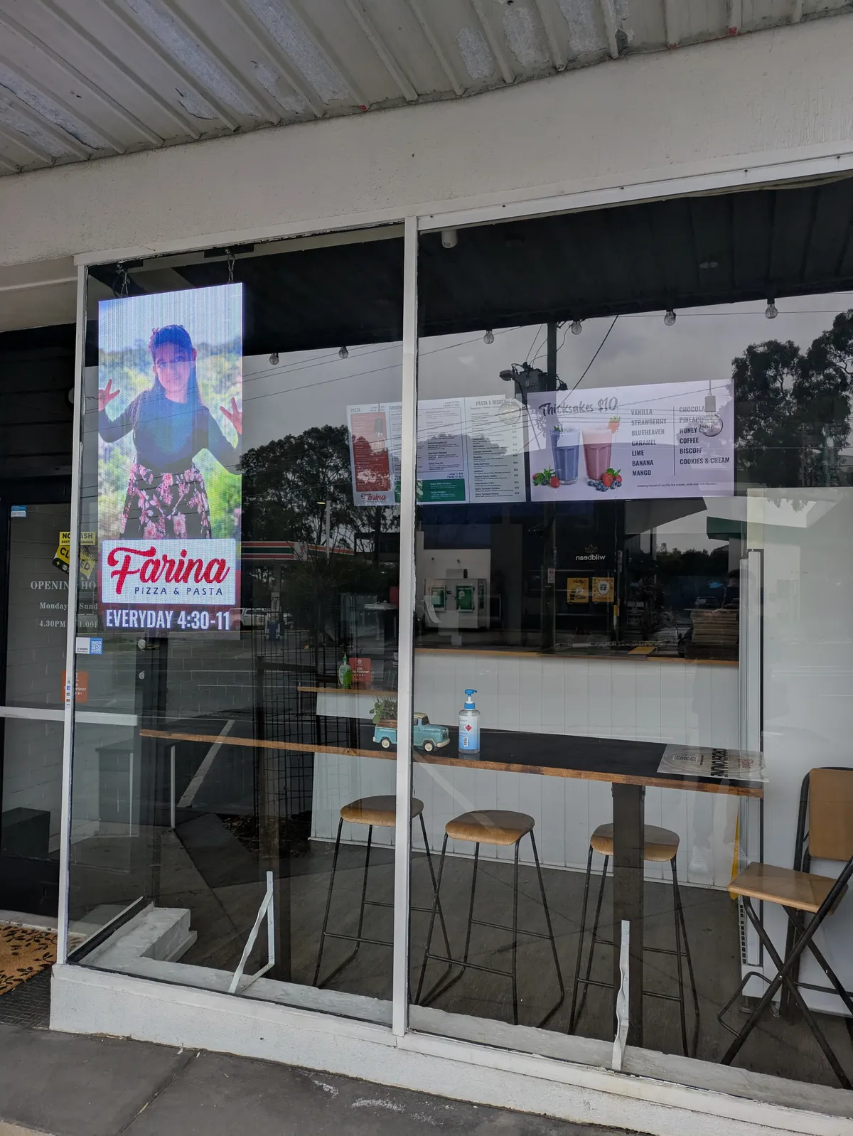 Farina Pizza & Pasta Mount Waverley Digital Menuboards