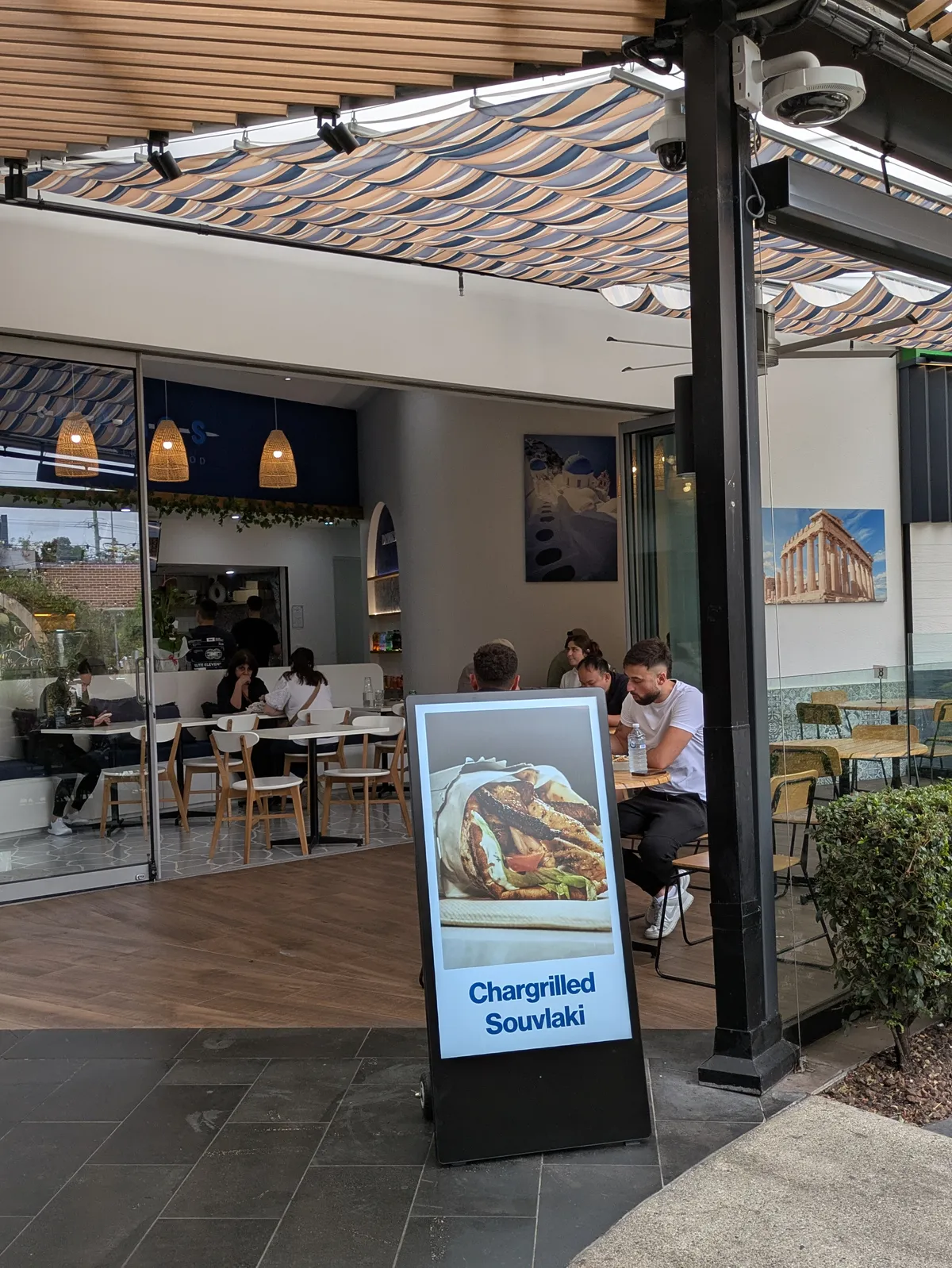 Portable Outdoor Digital Signage Display - GoDisplay