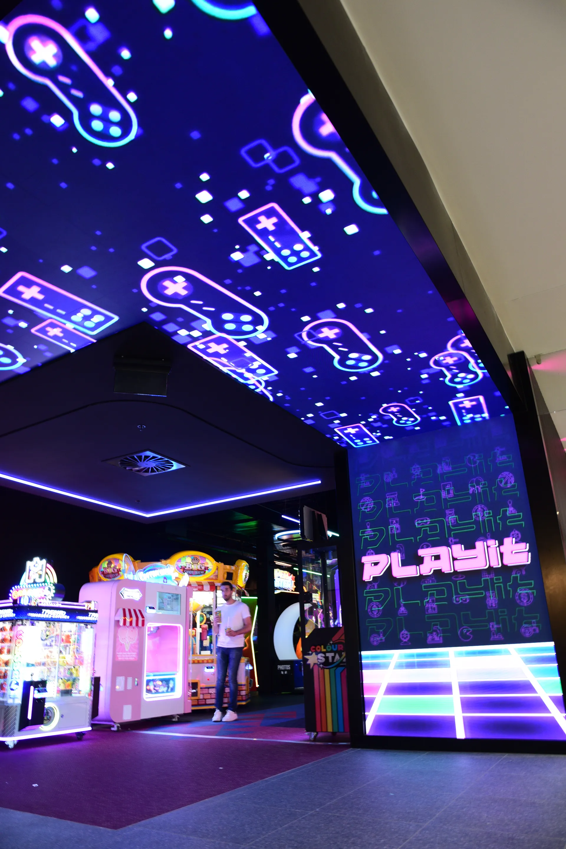 PLAYit LED Video Wall Interior